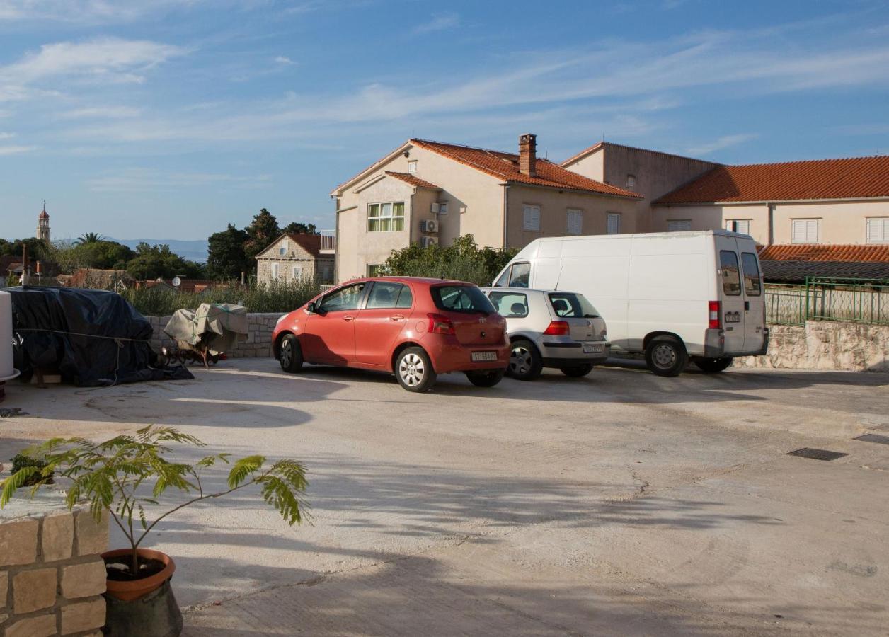 Apartments With A Parking Space Sutivan, Brac - 752 Kültér fotó
